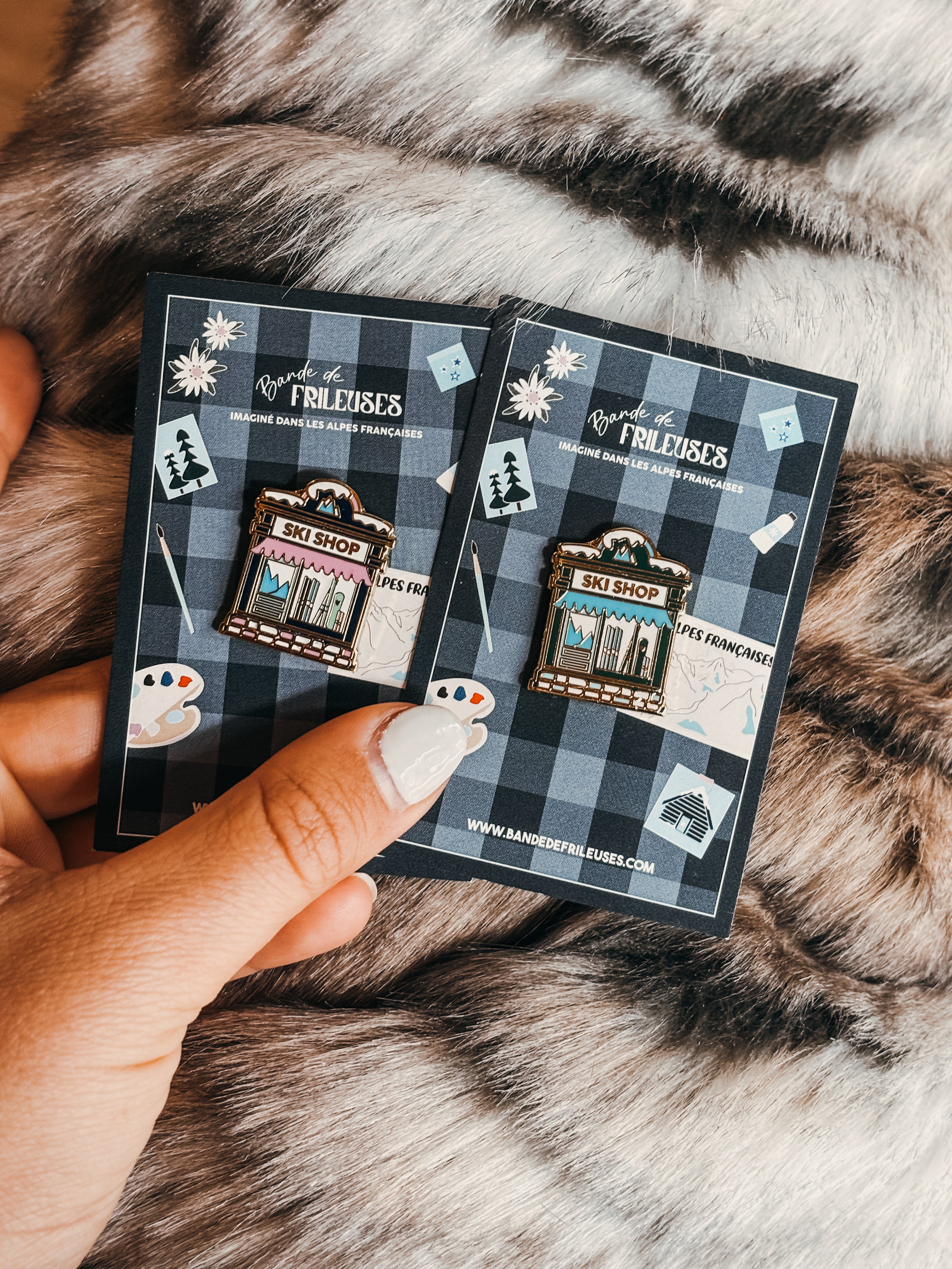 PINS - SKI SHOP